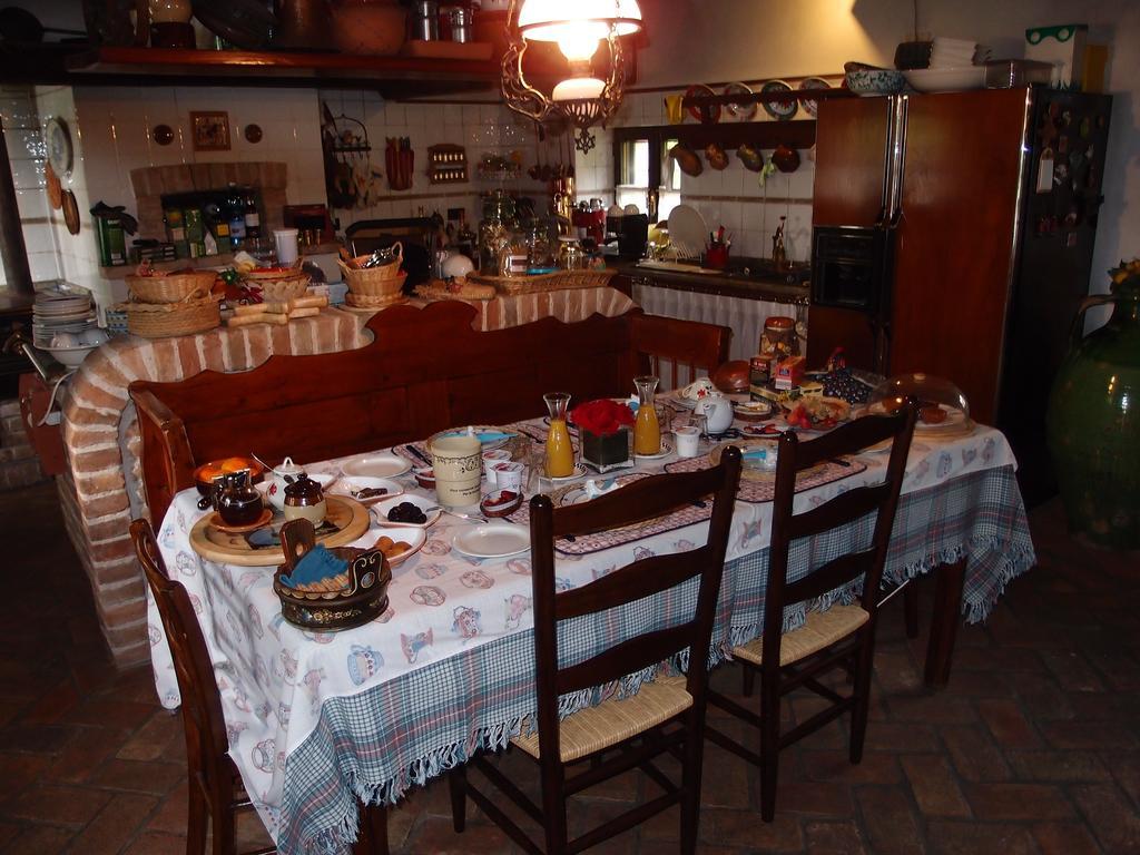 B&B Casa Medievale Del Mugnaio (1300) Strassoldo Quarto foto